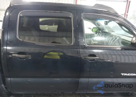 2013 Toyota Tacoma Prerunner V6 z USA, uszkodzony, nr VIN 3TMJU4GN1DM145875